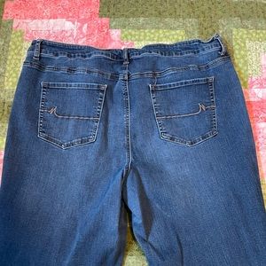 Maurice’s size 24W jeans